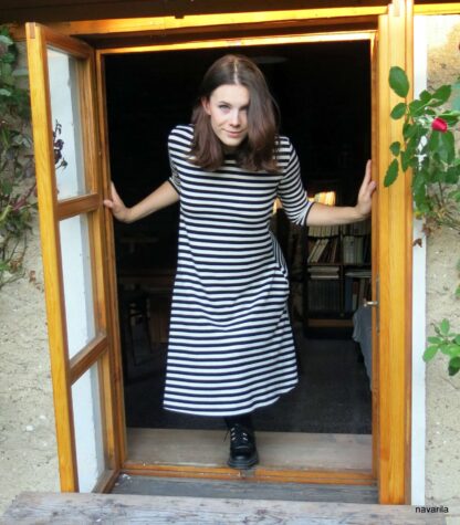 Navarila Klary pleteny saty 3 KLÁRY dress - striped with pockets Knitted from organic cotton, flared striped dress, A-cut, with 3/4 sleeves and pockets in the side seams. Color: black / purple stripe, blue / white and black and white is sold out Maintenance: gentle wash until 30 degrees, then do not hang, but spread on a towel. size.S,M,L, Knitted from organic cotton, flared striped dress, A-cut, with 3/4 sleeves and pockets in the side seams. Color: black / purple stripe, blue / white and black and white is sold out Maintenance: gentle wash until 30 degrees, then do not hang, but spread on a towel. size.S,M,L,