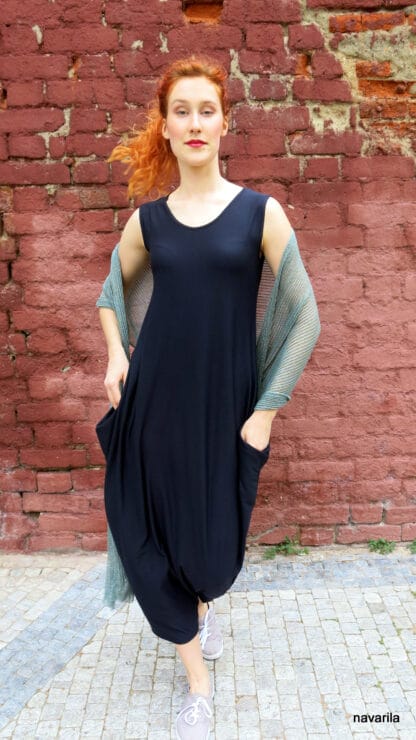 Navarila Tamy jednobarevne saty s kapsami 3 TAMY - one color dress with pockets in BLACK AGAIN ! POCKET DRESS - what more could you want for the summer, you just can't take it off. knit: modal with elastane.elastanem. Very easy maintenance - hand wash or for a delicate program in the washing machine up to 30 degrees. After washing, hang it on a hanger, you don't even have to iron! SIZE.S,M,L,XL You can add a thin tape! in BLACK AGAIN ! POCKET DRESS - what more could you want for the summer, you just can't take it off. knit: modal with elastane.elastanem. Very easy maintenance - hand wash or for a delicate program in the washing machine up to 30 degrees. After washing, hang it on a hanger, you don't even have to iron! SIZE.S,M,L,XL You can add a thin tape!