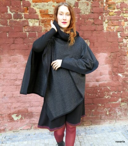 IMG 9320 Black II.-wool poncho with knitted hems and turtleneck The elegant poncho made of 100% wool / woolen fabric / has a massive knitted black ribbed turtleneck in an obliquely cut center, into which you can curl up or fold. The whole poncho is lined with a black 1.5 cm knitted cavity. 100% wool + yarn 100% wool Colors - gray / black base -100% wool fabric Knitted hems and turtleneck are always black. Maintenance - we recommend dry cleaning or washing by hand in lukewarm water, then spread on a towel. no sizes 140x100cm The elegant poncho made of 100% wool / woolen fabric / has a massive knitted black ribbed turtleneck in an obliquely cut center, into which you can curl up or fold. The whole poncho is lined with a black 1.5 cm knitted cavity. 100% wool + yarn 100% wool Colors - gray / black base -100% wool fabric Knitted hems and turtleneck are always black. Maintenance - we recommend dry cleaning or washing by hand in lukewarm water, then spread on a towel. no sizes 140x100cm
