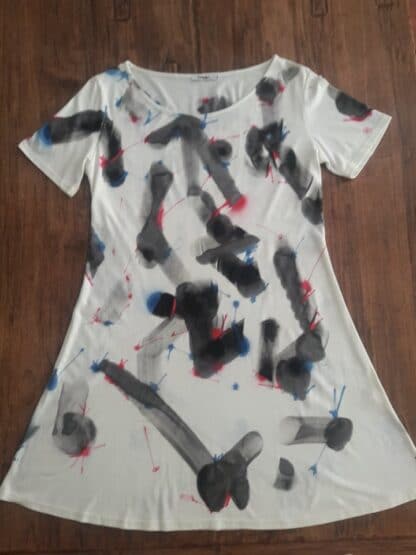 66527129 486098818807043 4334081670538854400 n CÍNY-summer dress with original painting The new version of the original dress with author's painting! Each piece is a unique original! We offer only in a color variant on a cream background - hand painting technique Airbrush. Summer dress with short sleeves, cut at the waist, and with a length above the knees is exactly what you want in the summer! Airy and non-creasing yet sexy. They are sewn from a pleasant flowing knit (95% modal and 5% elastane) Size M+L, Easy maintenance - washing for a delicate program up to 30 degrees. MADE WITH LOVE IN CZECH REPUBLIC! The new version of the original dress with author's painting! Each piece is a unique original! We offer only in a color variant on a cream background - hand painting technique Airbrush. Summer dress with short sleeves, cut at the waist, and with a length above the knees is exactly what you want in the summer! Airy and non-creasing yet sexy. They are sewn from a pleasant flowing knit (95% modal and 5% elastane) Size M+L, Easy maintenance - washing for a delicate program up to 30 degrees. MADE WITH LOVE IN CZECH REPUBLIC!