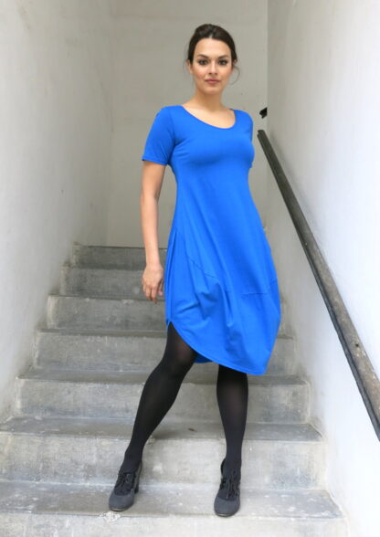 IMG 0206 2 ROMKY- dress with a balloon skirt The most popular short-sleeved, balloon-cut dress that suits every figure is made of a pleasant flowing knit (95% modal and 5% elastane) and will instantly become your favorite piece. Colors - blue, black, other colors of another color to order within 14 days. Easy maintenance - wash for a delicate program up to 30 degrees. SIZE S,M,L ,XL. MADE WITH LOVE IN CZECH REPUBLIC! The most popular short-sleeved, balloon-cut dress that suits every figure is made of a pleasant flowing knit (95% modal and 5% elastane) and will instantly become your favorite piece. Colors - blue, black, other colors of another color to order within 14 days. Easy maintenance - wash for a delicate program up to 30 degrees. SIZE S,M,L ,XL. MADE WITH LOVE IN CZECH REPUBLIC!