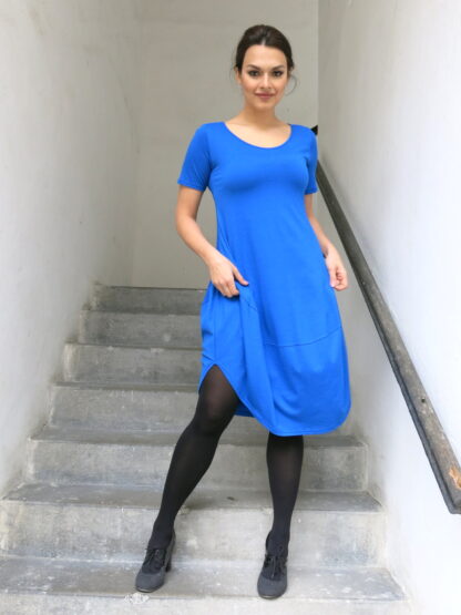 IMG 0207 1 ROMKY- dress with a balloon skirt The most popular short-sleeved, balloon-cut dress that suits every figure is made of a pleasant flowing knit (95% modal and 5% elastane) and will instantly become your favorite piece. Colors - blue, black, other colors of another color to order within 14 days. Easy maintenance - wash for a delicate program up to 30 degrees. SIZE S,M,L ,XL. MADE WITH LOVE IN CZECH REPUBLIC! The most popular short-sleeved, balloon-cut dress that suits every figure is made of a pleasant flowing knit (95% modal and 5% elastane) and will instantly become your favorite piece. Colors - blue, black, other colors of another color to order within 14 days. Easy maintenance - wash for a delicate program up to 30 degrees. SIZE S,M,L ,XL. MADE WITH LOVE IN CZECH REPUBLIC!